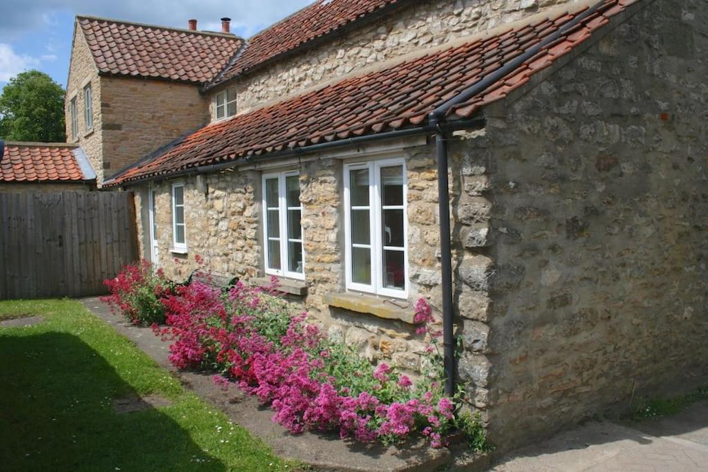 Pretty Yorkshire Stone Cottage Harome المظهر الخارجي الصورة